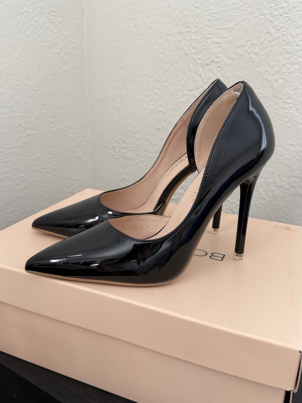 Patent Pointed-Toe Stiletto Heels in Black patent leather
